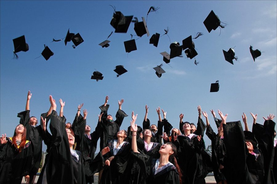 University+Student+Hats+Graduation+Photo